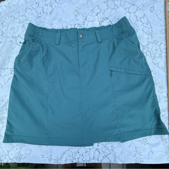 Duluth Trading Co. Teal Casual Skort. Front and back Pockets size 16W - Picture 1 of 12